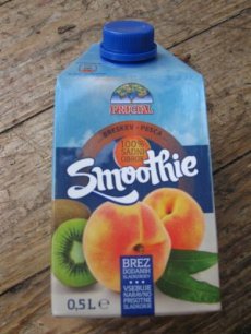 Fructal Smoothie, sok iz jabolk, breskev, banan, grozdja in zlatega kivija